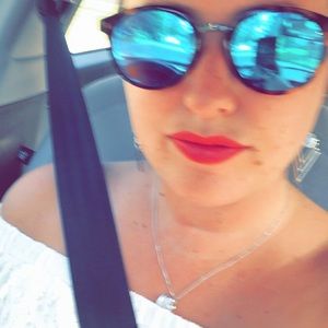 Meet your Posher, Alisha